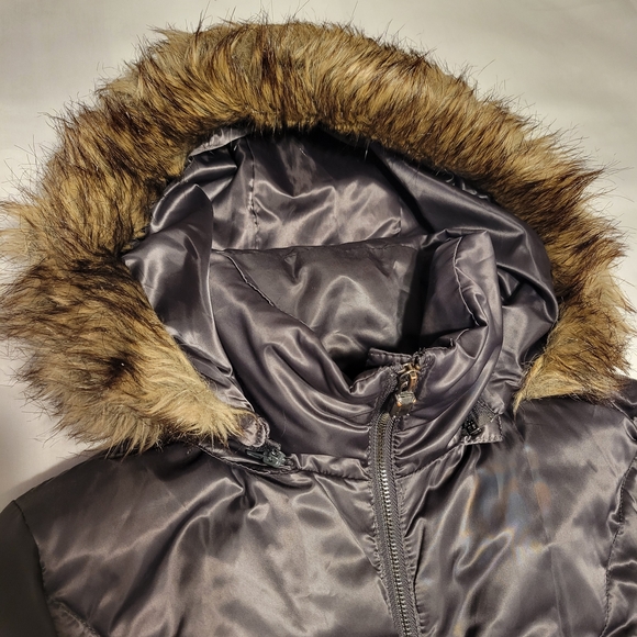 Laundry By Shelli Segal Women's Puffer Jacket with Fur Hood - Silver - Picture 3 of 16